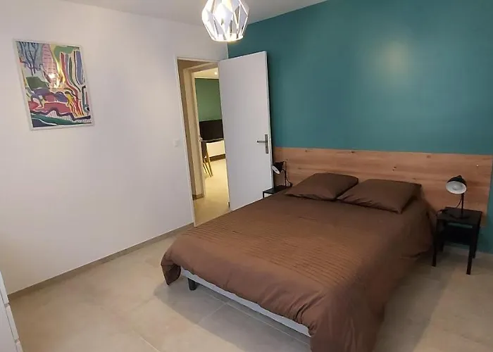 Chez Julie Saint-Raphaël